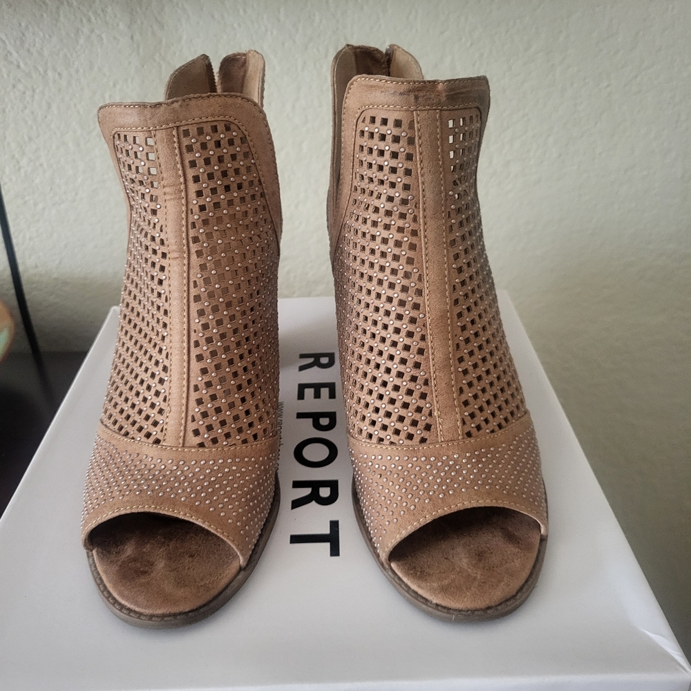 Report raider tan heel